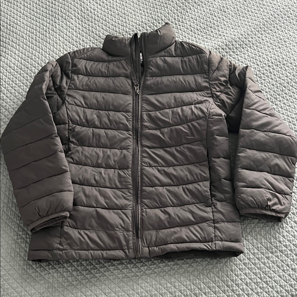 Amazon Essentials Packable Puffer for Boys